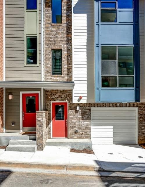 2 bedroom, 1,995 sq ft townhouse sold at 997 Moda Drive, Atlanta, GA 30316