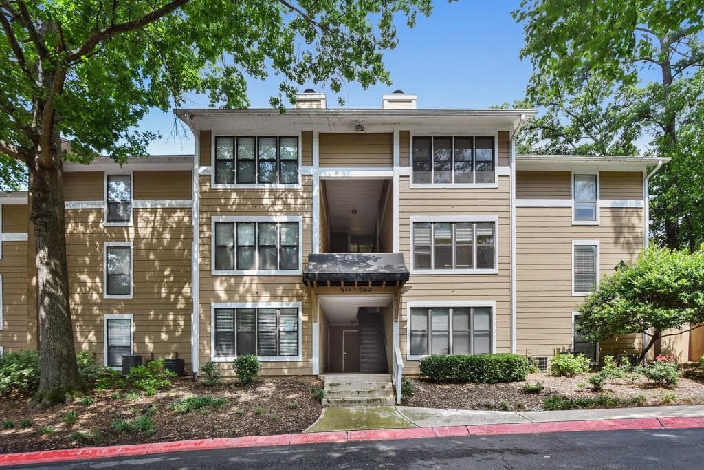 1 bedroom, 859 sq ft condominium sold at 520 Summit North Drive 520, Atlanta, GA 30324