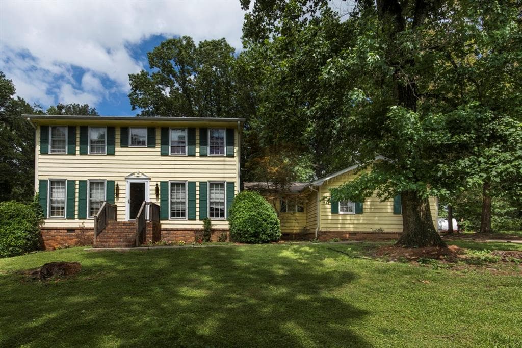 2064 Tudor Castle Circle, Decatur, GA 30035 — most recent listing photo