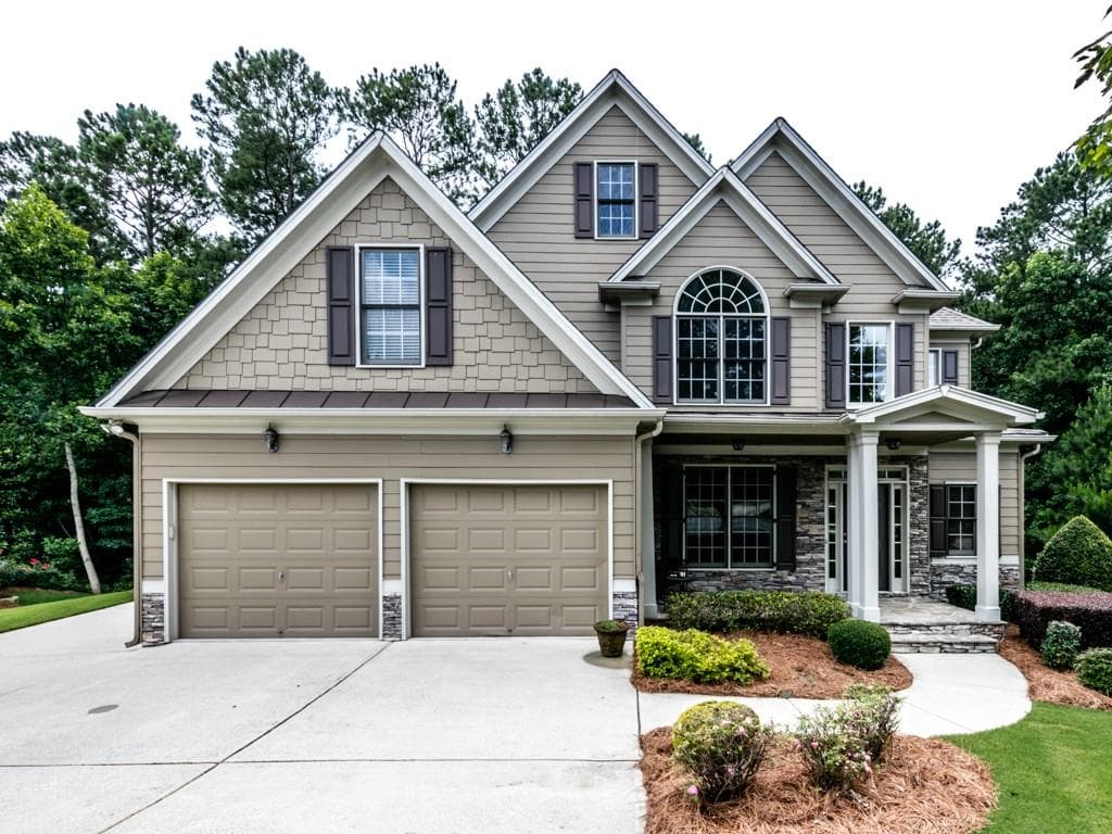 4 bedroom, 3,114 sq ft single family residence sold at 205 Glen Wood Place, Canton, GA 30114