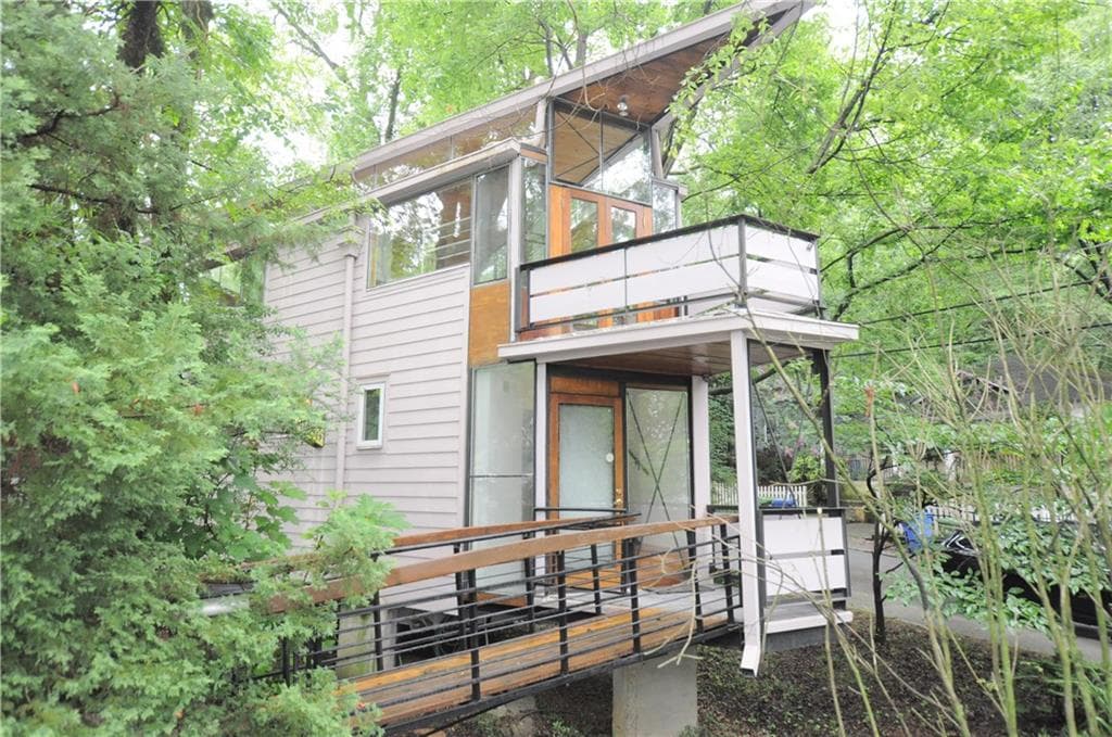 2 bedroom, 1,284 sq ft single family residence sold at 1086 Hemphill Avenue, Atlanta, GA 30318