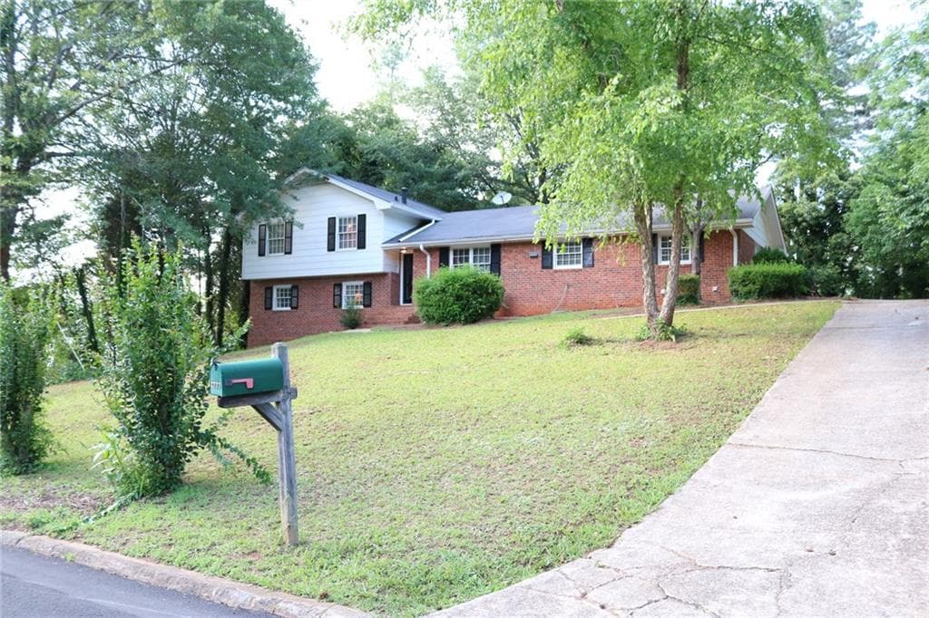 4 bedroom, 1,856 sq ft single family residence sold at 2777 Jo Beth Drive, Lawrenceville, GA 30044