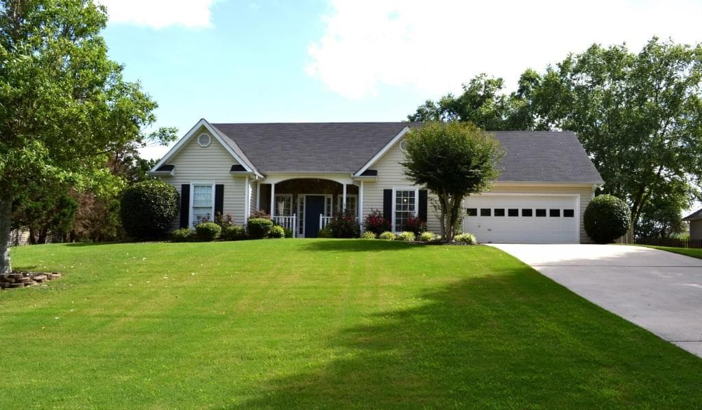 3 bedroom, 1,542 sq ft single family residence sold at 5230 Jonathans Way, Cumming, GA 30040