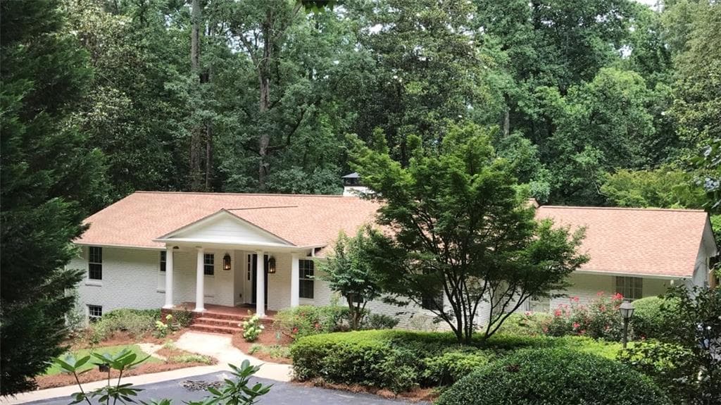 5 bedroom single family residence sold at 4520 Northside Drive, Sandy Springs, GA 30327
