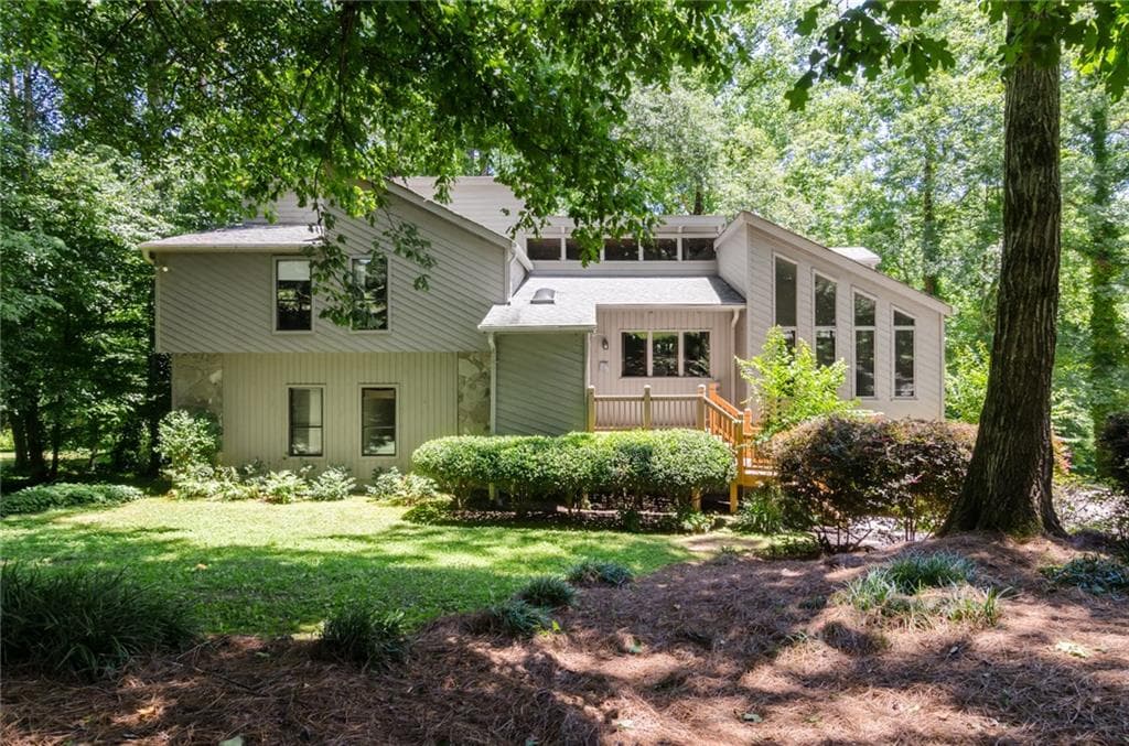 4 bedroom, 3,158 sq ft single family residence sold at 2730 Long Lake Drive, Roswell, GA 30075