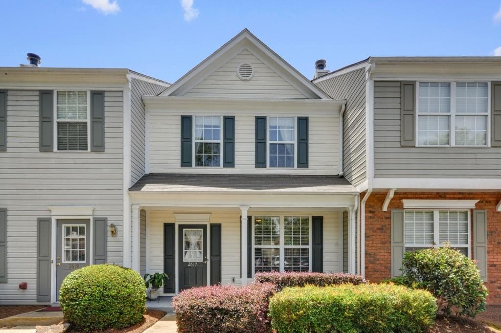 2 bedroom, 1,370 sq ft townhouse sold at 2617 Ashleigh Lane 2617, Alpharetta, GA 30004 — photo 1 of 1