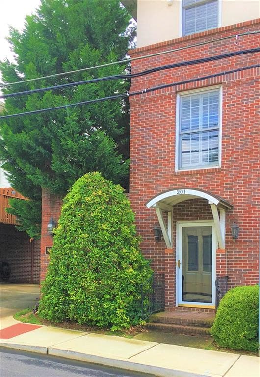 201 E Maple Street, Decatur, GA 30030 — most recent listing photo