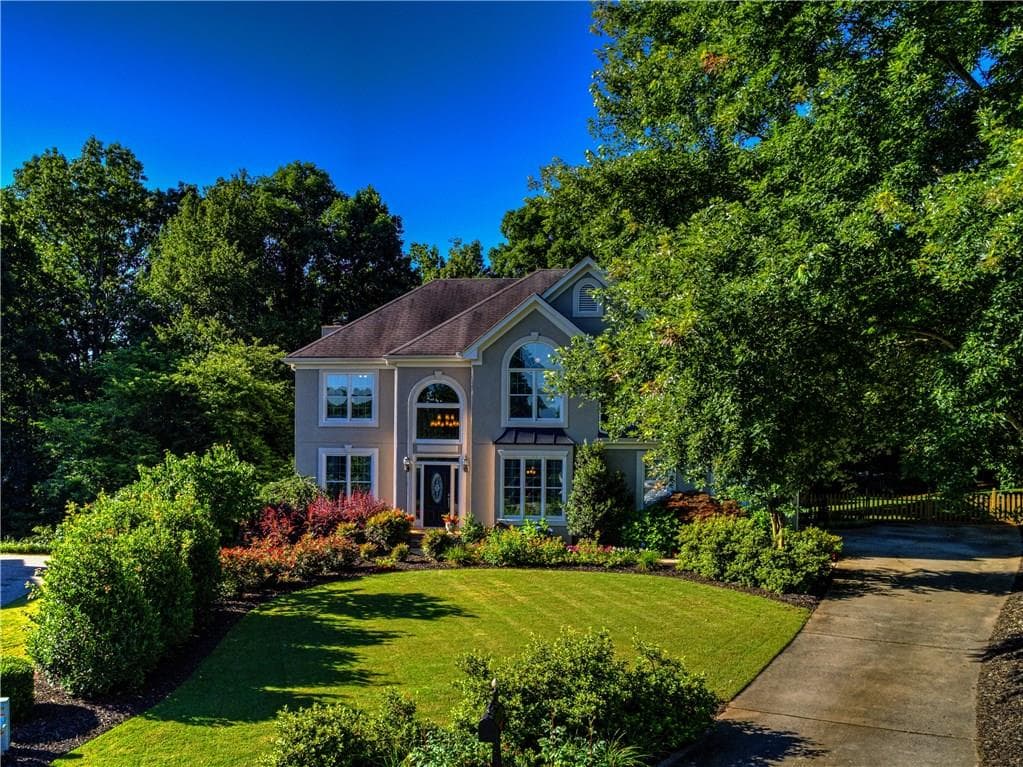 4 bedroom, 2,605 sq ft single family residence sold at 2835 Live Oak Court, Cumming, GA 30041