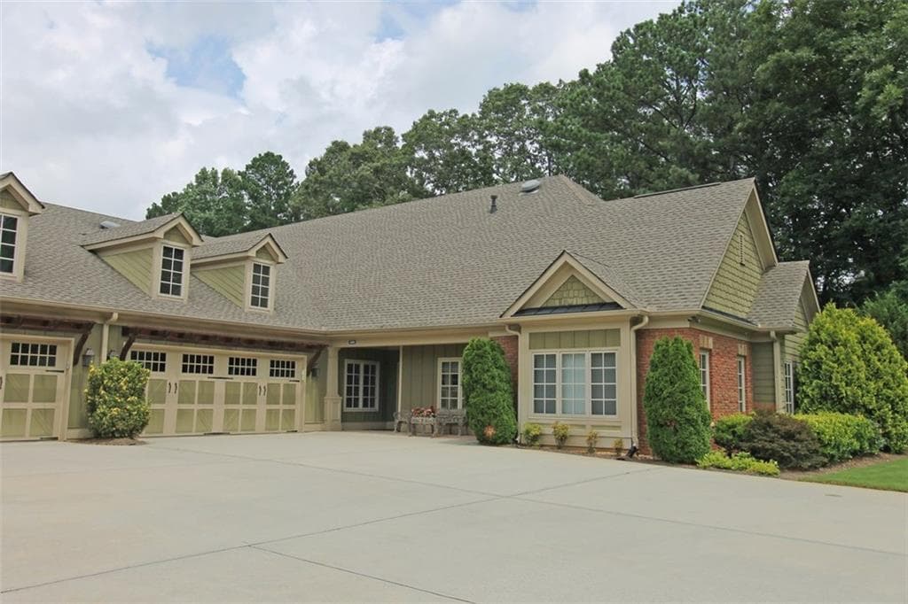 2492 Ballantrae Circle 34, Cumming, GA 30041 — most recent listing photo
