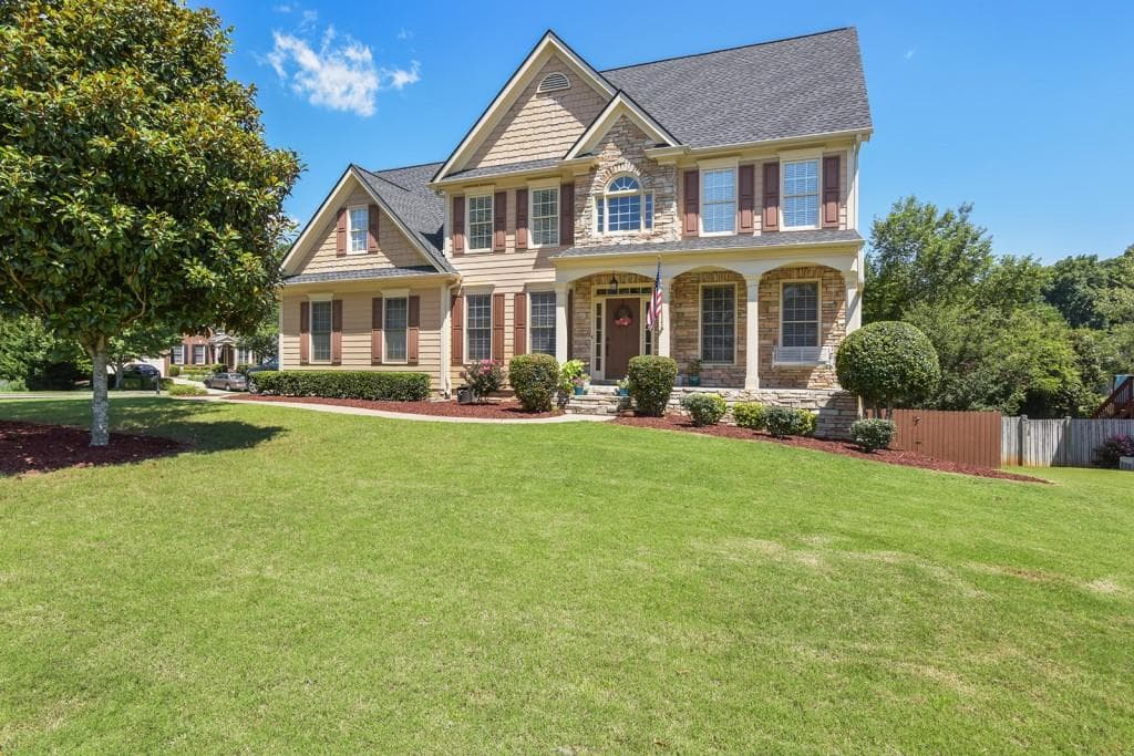 5 bedroom, 2,723 sq ft single family residence sold at 5096 Cabot Creek Drive, Buford, GA 30518