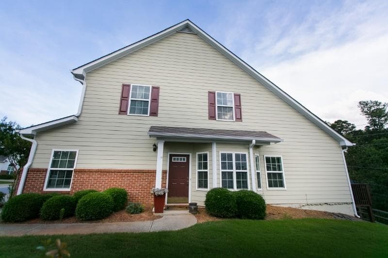 3 bedroom, 1,803 sq ft townhouse sold at 2388 Suwanee Pointe Drive, Lawrenceville, GA 30043