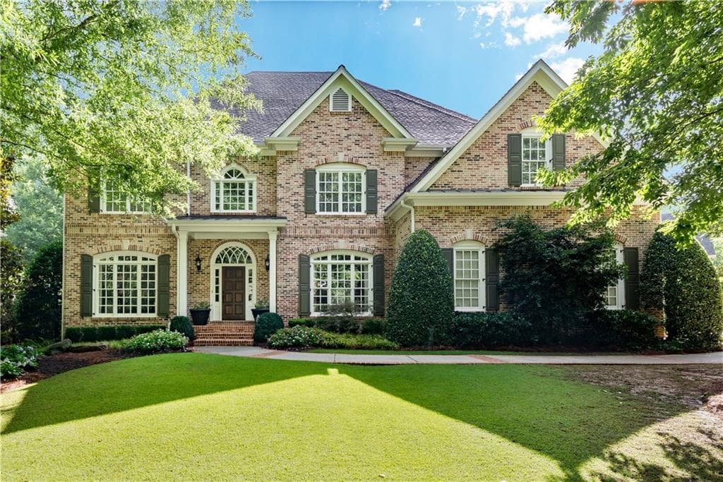 5 bedroom, 6,993 sq ft single family residence sold at 700 Mountain Drive, Atlanta, GA 30342