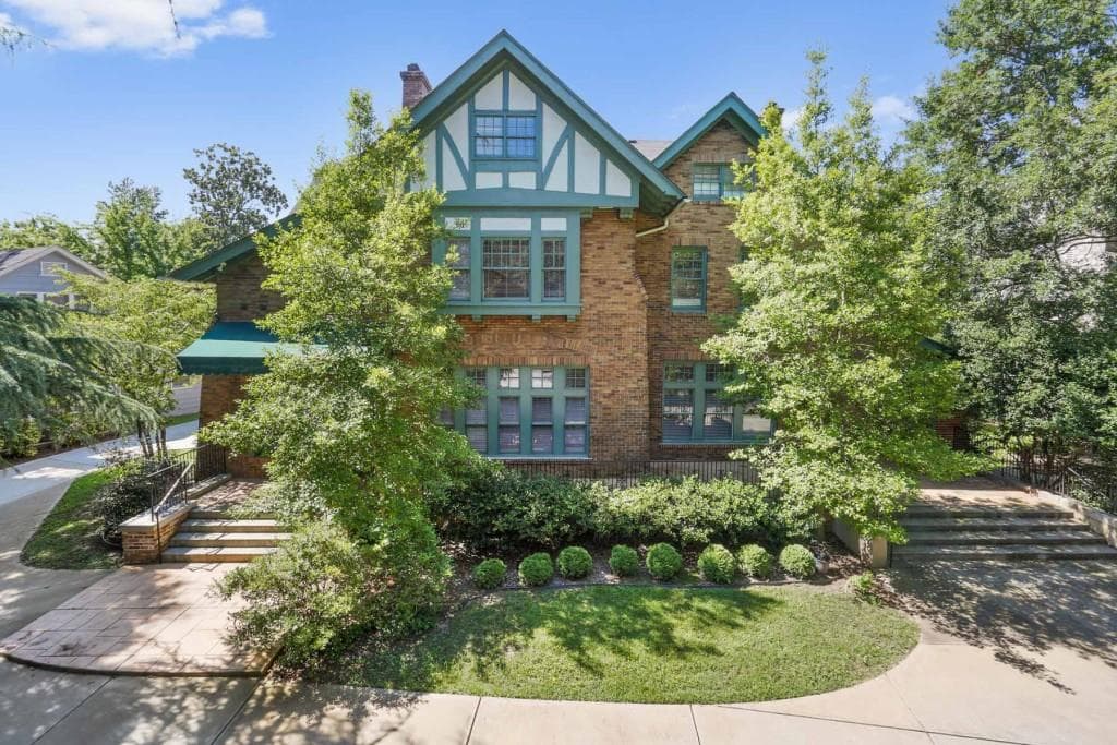 16 bedroom, 17,367 sq ft single family residence sold at 253 15th Street, Atlanta, GA 30309