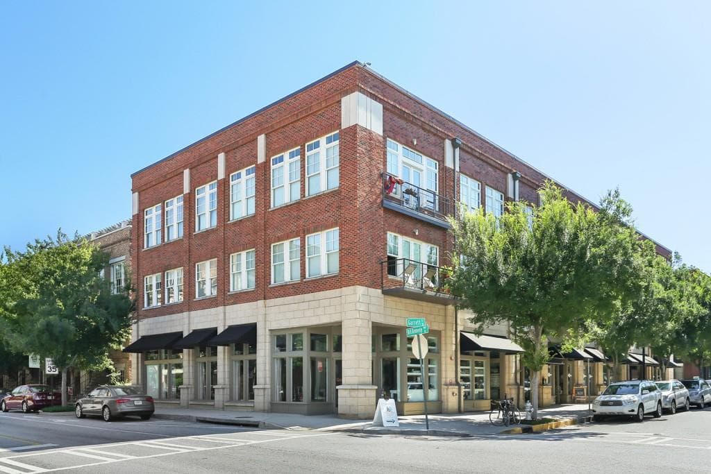 2 bedroom, 1,127 sq ft condominium sold at 924 Garrett Street 201, Atlanta, GA 30316