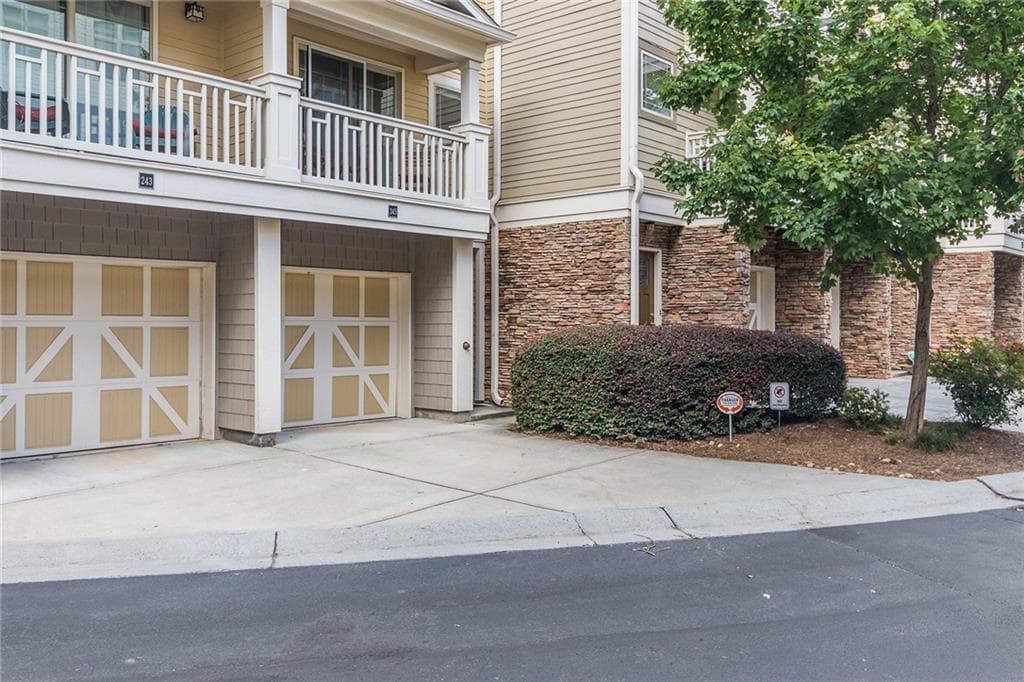 2 bedroom, 1,251 sq ft townhouse sold at 221 Semel Circle 245, Atlanta, GA 30309