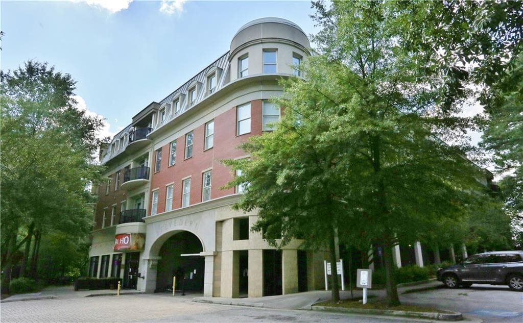 1 bedroom, 964 sq ft condominium sold at 560 Dutch Valley Road 2215, Atlanta, GA 30324
