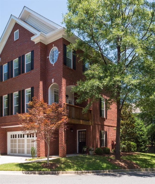 2 bedroom, 1,827 sq ft townhouse sold at 5440 Glenridge Park 5440, Atlanta, GA 30342