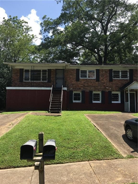 6 bedroom, 1,288 sq ft single family residence sold at 1214 Calhoun Avenue, Atlanta, GA 30344