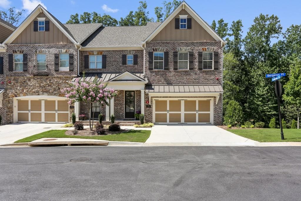 996 Bergeron Place 996, Sandy Springs, GA 30328 — most recent listing photo