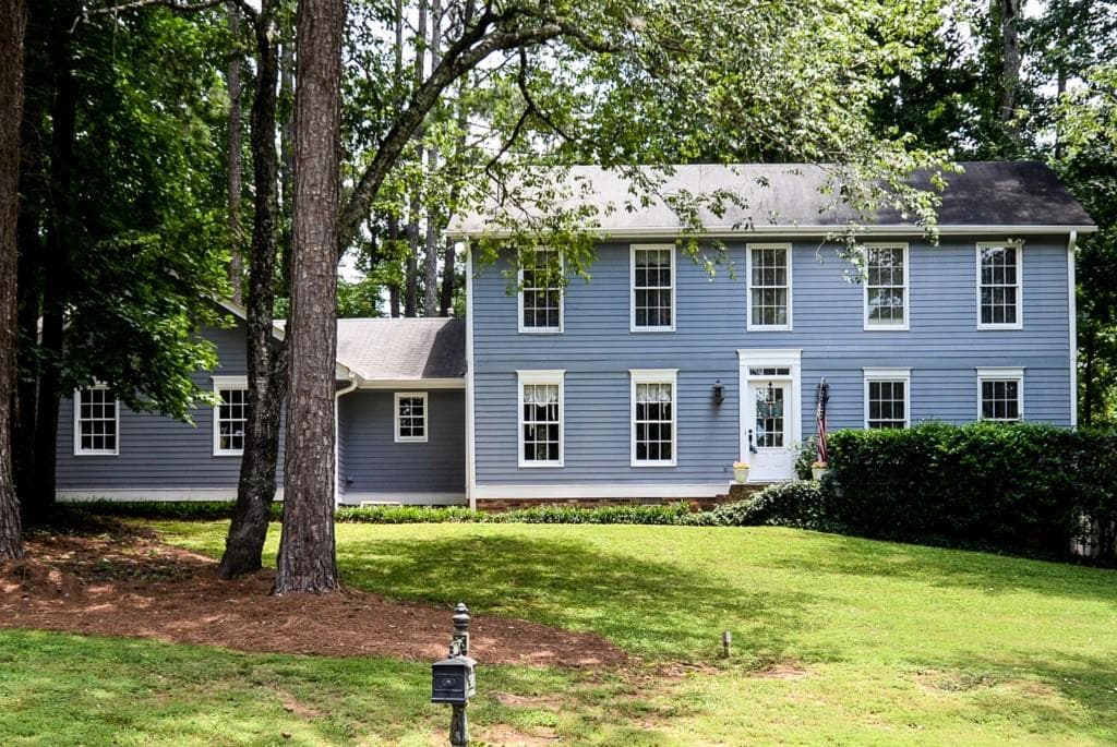 4 bedroom, 2,261 sq ft single family residence sold at 610 Lakemont Court, Roswell, GA 30075