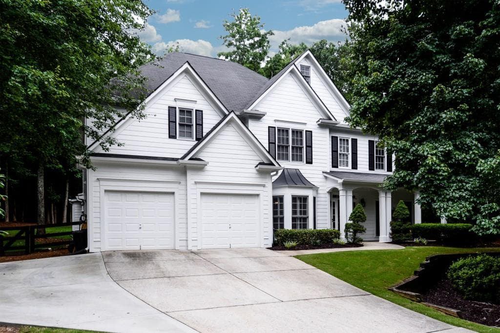 5 bedroom, 3,682 sq ft single family residence sold at 560 Longwood Lane, Alpharetta, GA 30004 — photo 1 of 1