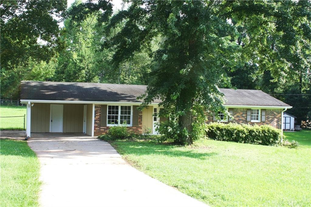3 bedroom, 1,410 sq ft single family residence sold at 4715 Oak Grove Drive, Cumming, GA 30040