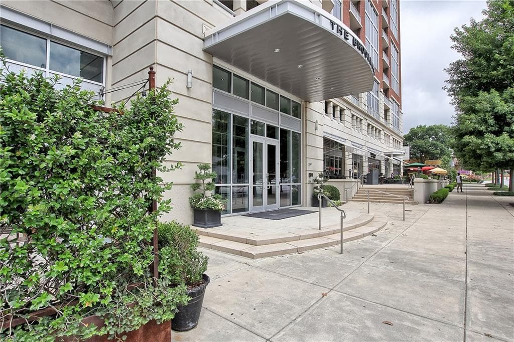 2 bedroom, 1,735 sq ft condominium sold at 1820 Peachtree Street 1215, Atlanta, GA 30309
