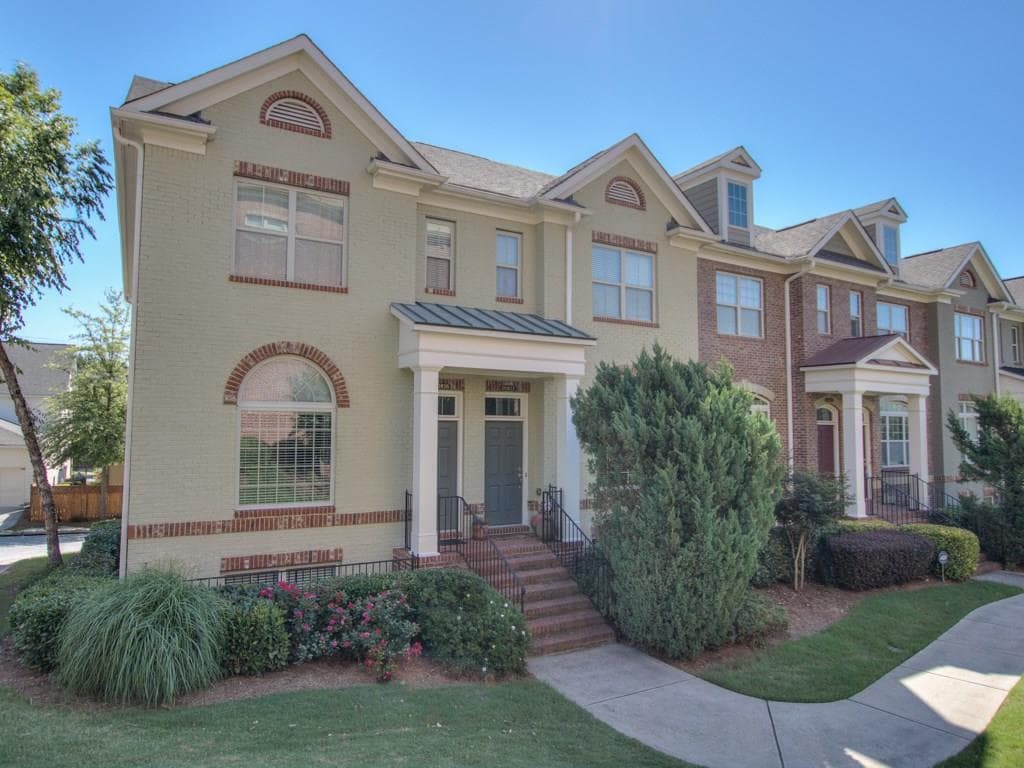 3 bedroom, 2,000 sq ft townhouse sold at 10836 Ellicot Way, Johns Creek, GA 30022