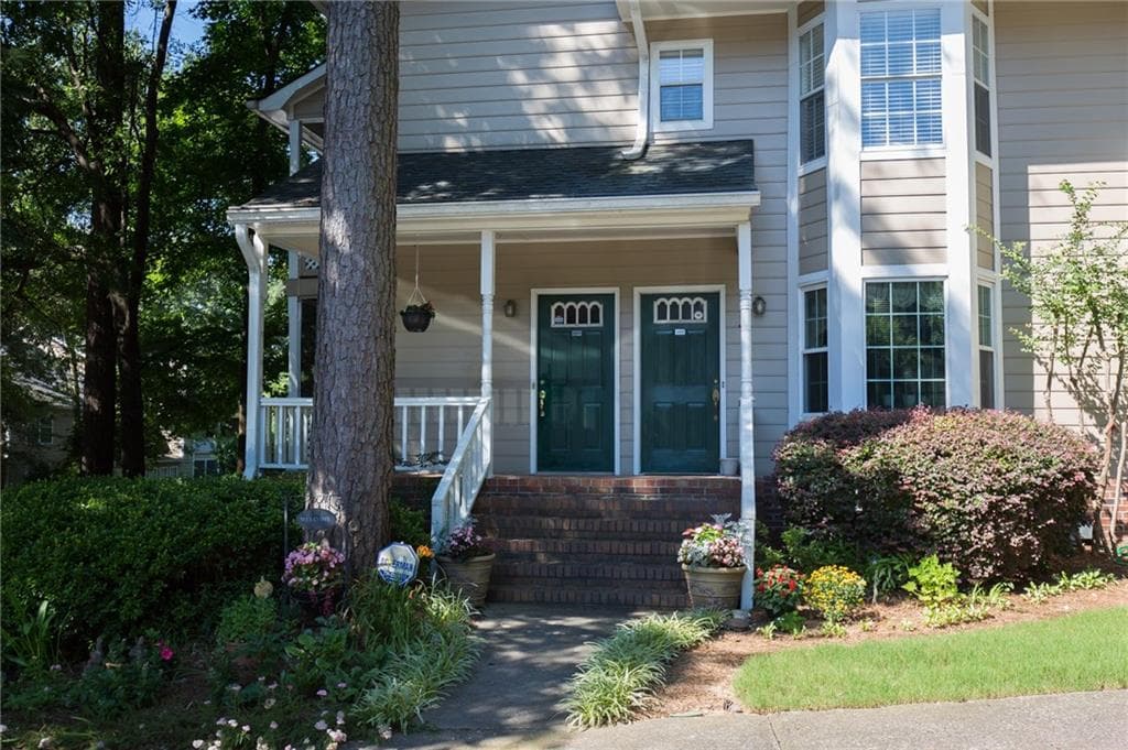 4476 Pineridge Circle, Dunwoody, GA 30338 — most recent listing photo