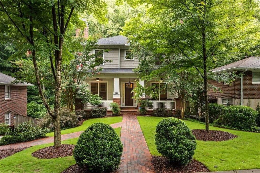 5 bedroom, 4,300 sq ft single family residence sold at 944 NE Cumberland Road, Atlanta, GA 30306