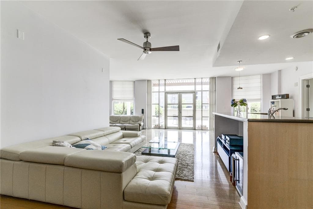 2 bedroom, 1,638 sq ft condominium sold at 250 Park Avenue West 201, Atlanta, GA 30313