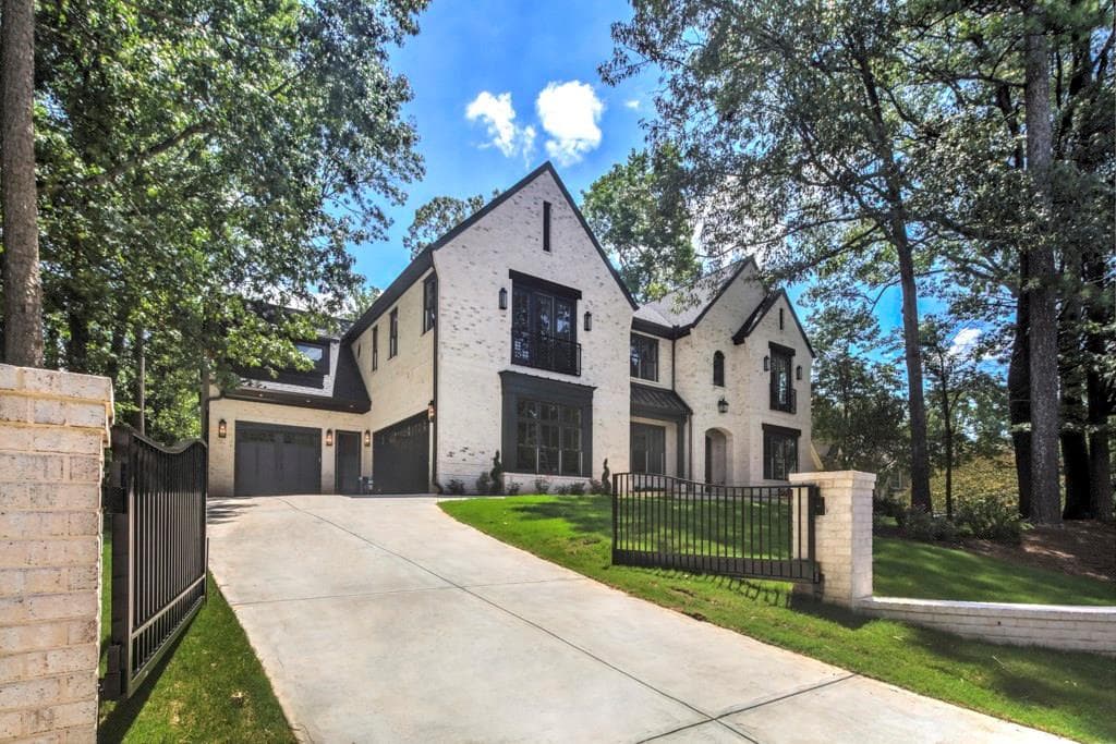 5 bedroom, 4,950 sq ft single family residence sold at 1625 Windsor Parkway, Brookhaven, GA 30319