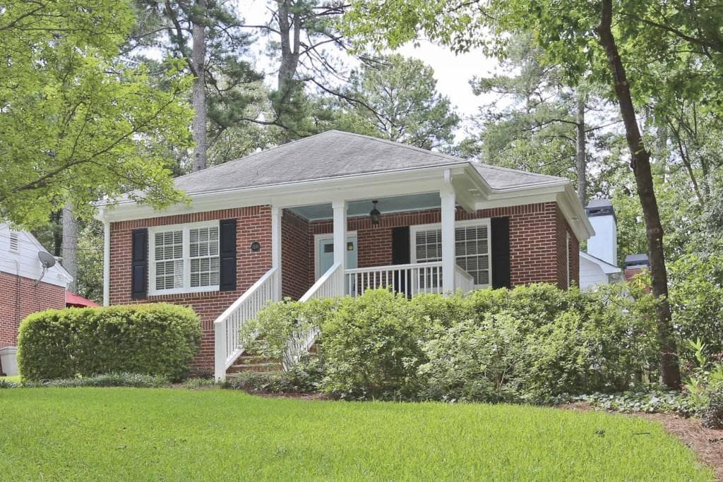 3 bedroom, 2,232 sq ft single family residence sold at 1201 Kingsley Circle, Atlanta, GA 30324