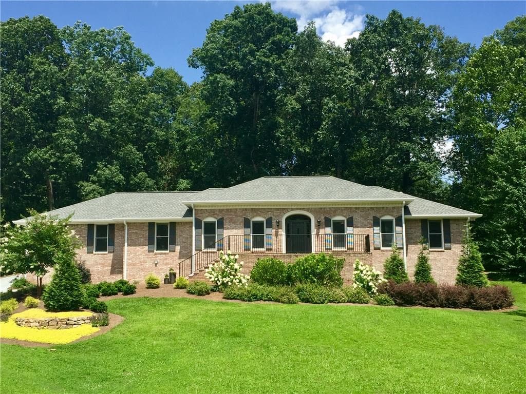 3 bedroom, 2,445 sq ft single family residence sold at 430 Saddle Creek Circle, Roswell, GA 30076