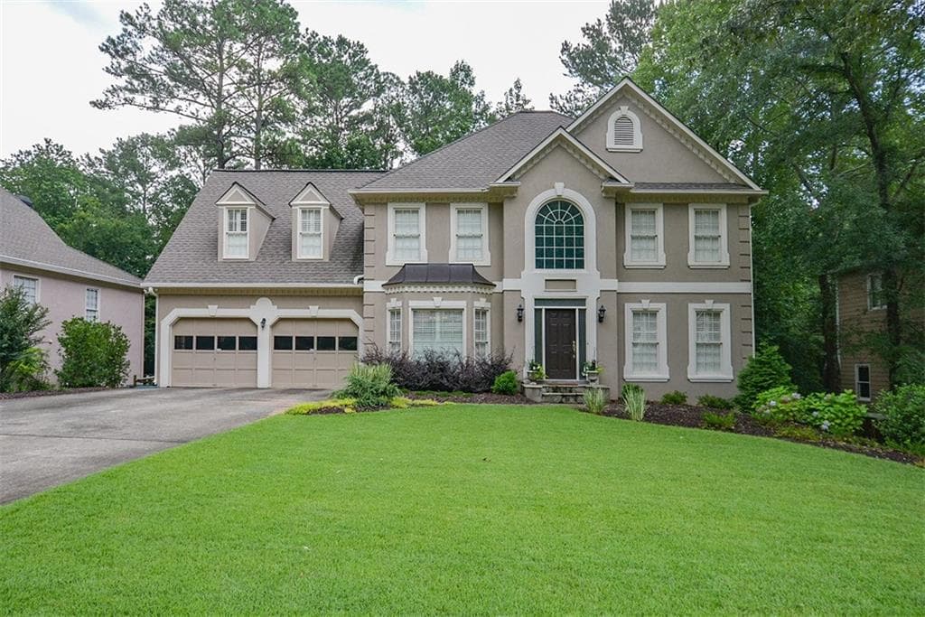 4 bedroom, 3,512 sq ft single family residence sold at 1028 Fairway Valley Drive, Woodstock, GA 30189