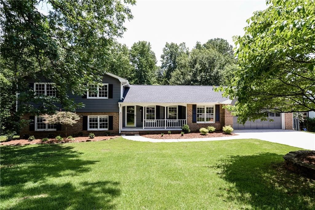 275 Meadowood Drive, Roswell, GA 30075 — most recent listing photo