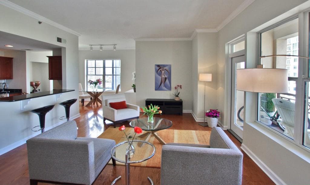 2 bedroom, 1,008 sq ft condominium sold at 1101 Juniper Street 1502, Atlanta, GA 30309