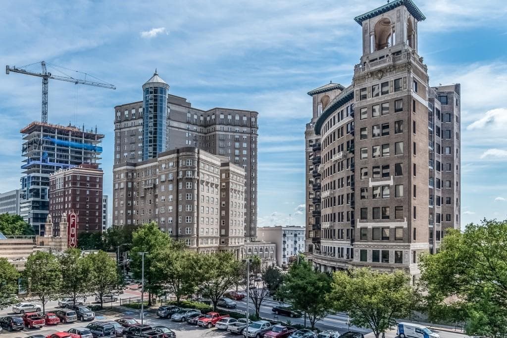 1 bedroom, 655 sq ft condominium sold at 620 Peachtree Street 516, Atlanta, GA 30308