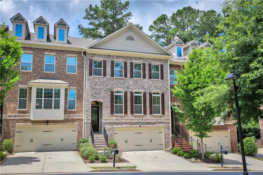4 bedroom, 2,660 sq ft townhouse sold at 3025 Eagle Ridge, Roswell, GA 30076