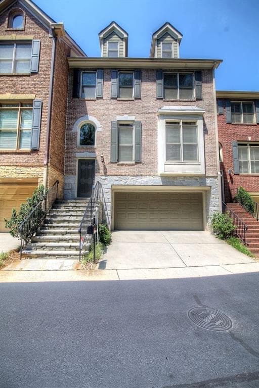 5569 Julian Place, Sandy Springs, GA 30342 — most recent listing photo