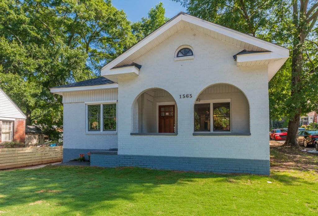 3 bedroom single family residence sold at 1565 Beecher Street, Atlanta, GA 30310