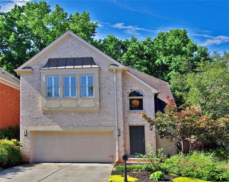 4 bedroom, 4,000 sq ft single family residence sold at 2510 Manor Walk, Decatur, GA 30030