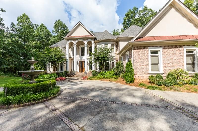 7 bedroom, 7,392 sq ft single family residence sold at 6324 Riverside Drive, Sandy Springs, GA 30328