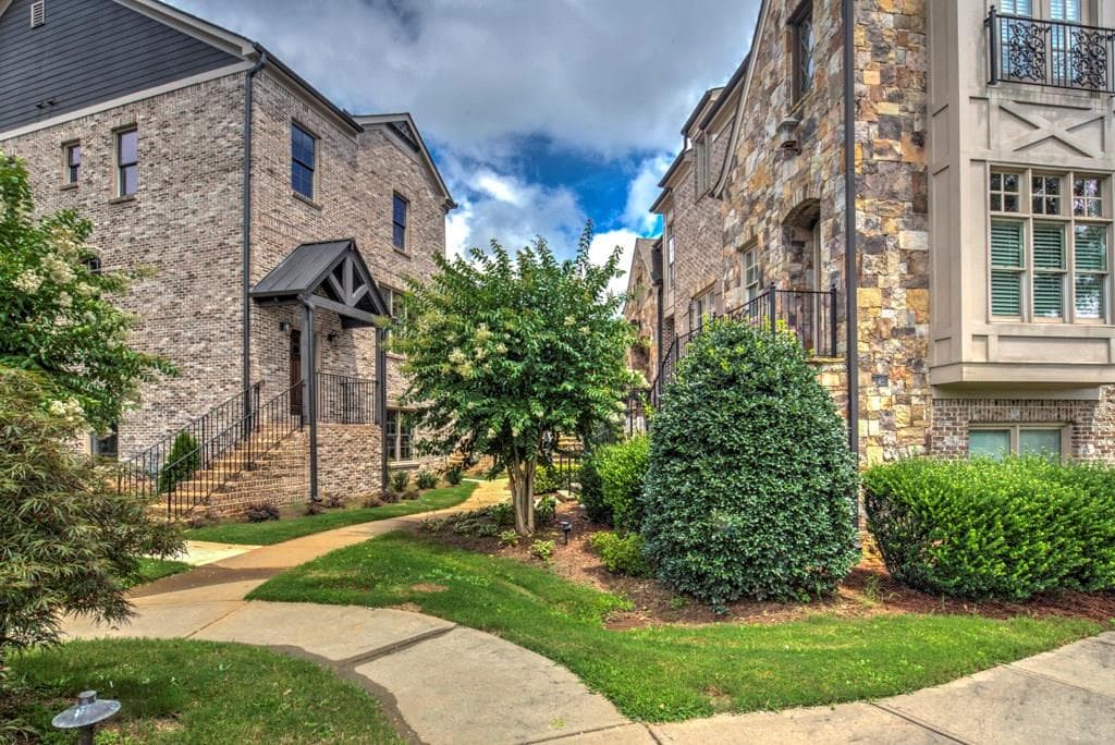 3 bedroom, 3,600 sq ft townhouse sold at 2874 Stonehall Court 4, Atlanta, GA 30339