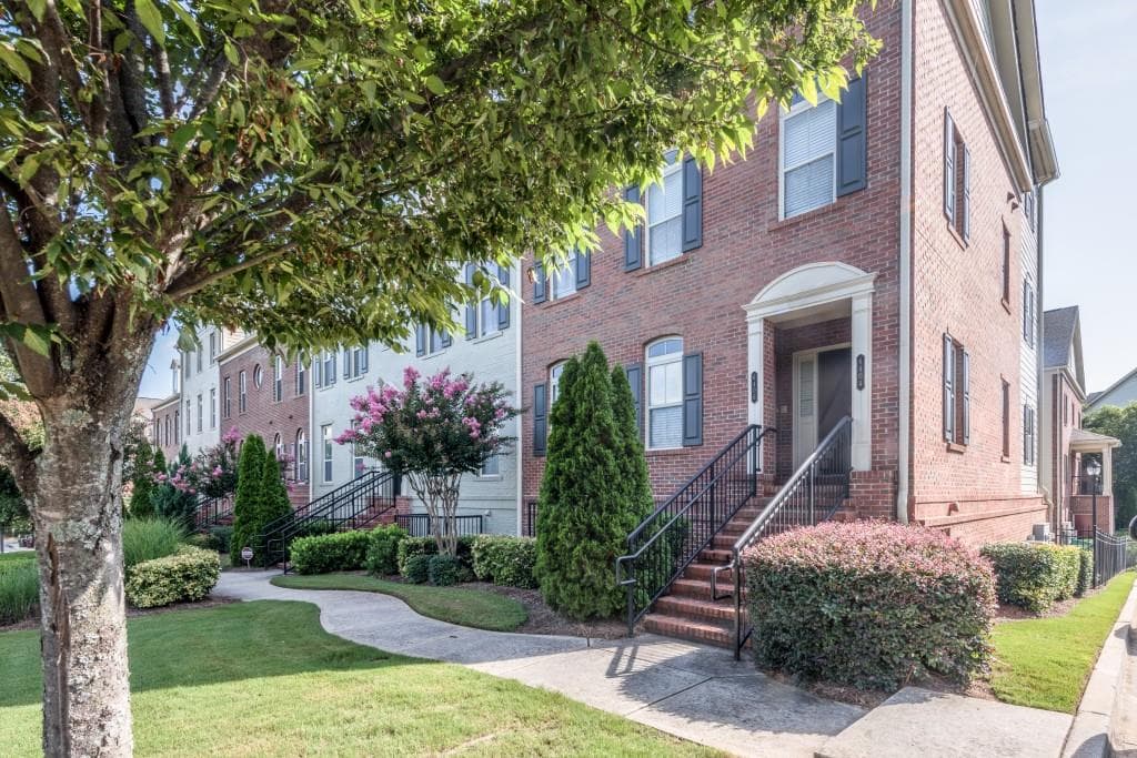 2 bedroom, 1,570 sq ft townhouse sold at 6404 Paulson Place 6404, Atlanta, GA 30328