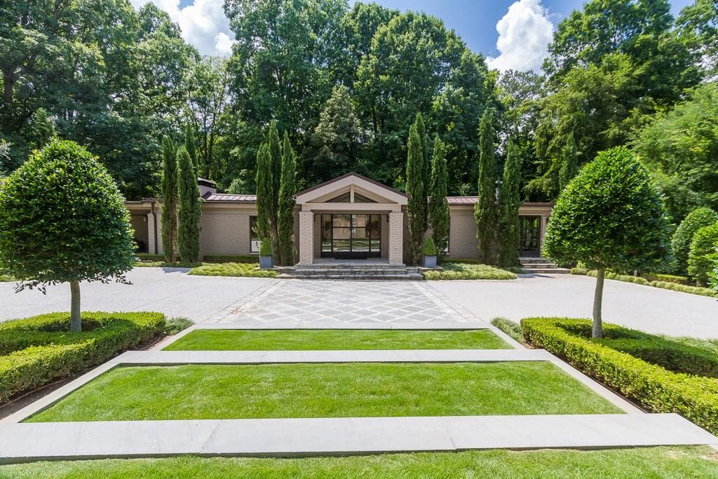 4 bedroom single family residence sold at 4237 Glen Devon Drive, Atlanta, GA 30327