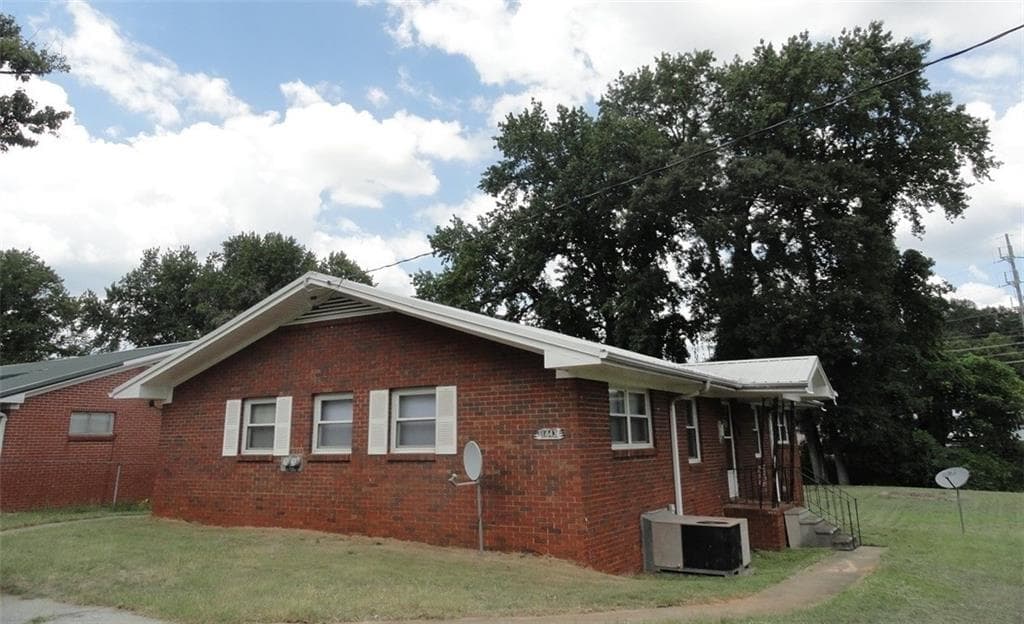 duplex sold at 1443 Vesta Avenue, East Point, GA 30344