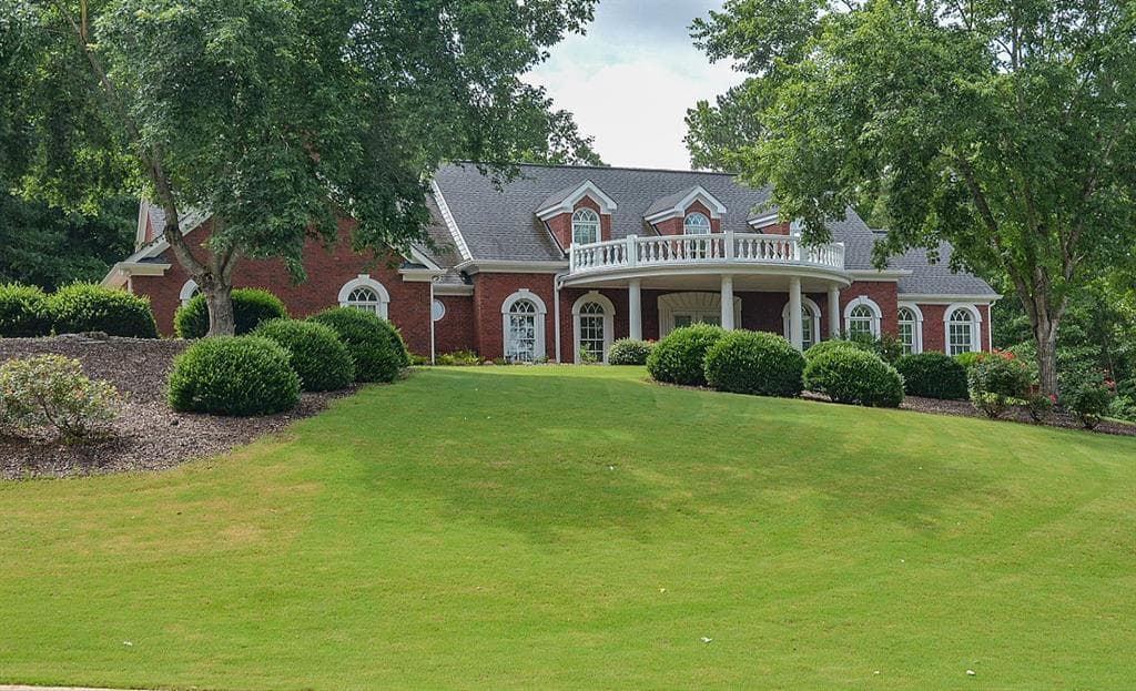 3 bedroom, 3,038 sq ft single family residence sold at 180 Rose Ridge Drive, Canton, GA 30115