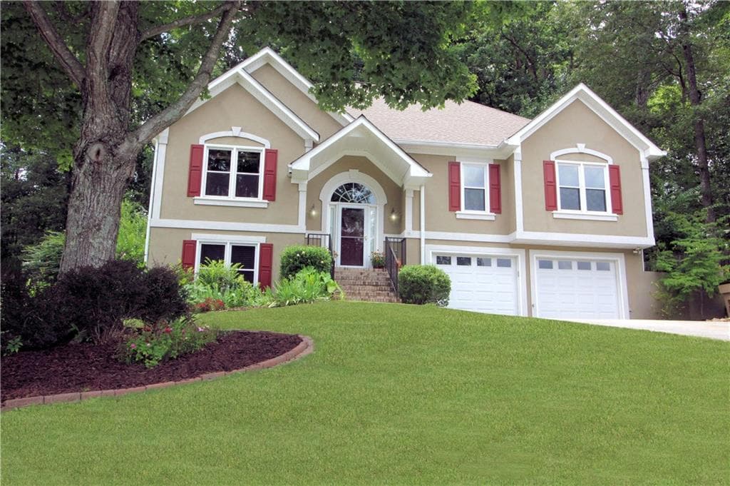 4 bedroom, 2,556 sq ft single family residence sold at 2007 Glenellen Drive, Kennesaw, GA 30152