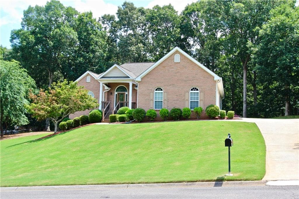 4 bedroom, 2,045 sq ft single family residence sold at 604 Bentwood Trail, Canton, GA 30114